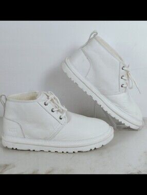 UGG Men's Neumel White Leather Sheepskin Chukka Boots, Sz 9